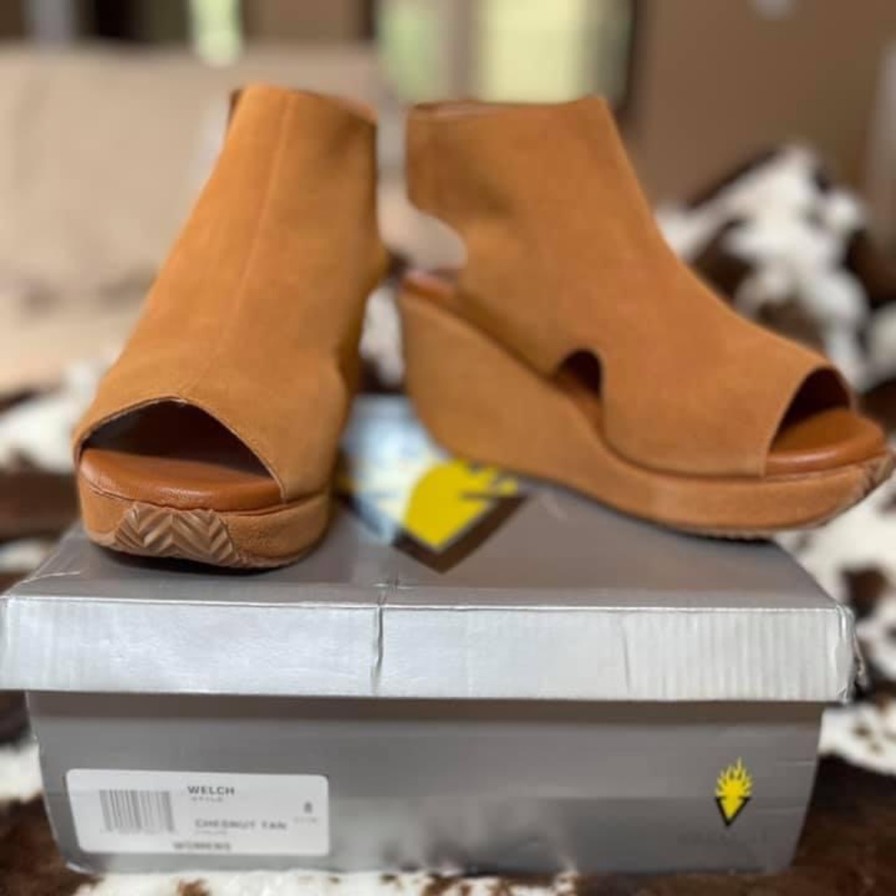Volatile Wedges Brown suede 
Size 8
